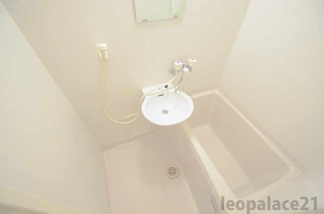 レオパレスヴィラ浜田の浴室|備品や設備仕様は号室等により異なります現地をご確認下さい。