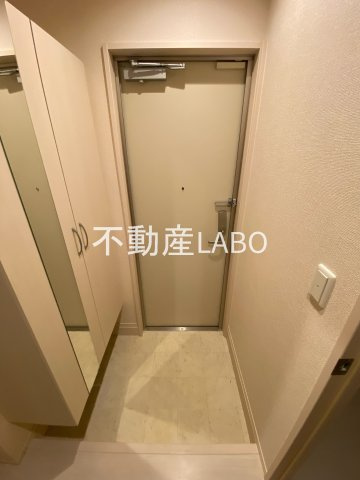 LA MAISON VERTE 西田辺の玄関