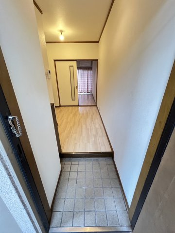 プレタメゾン岡本の玄関