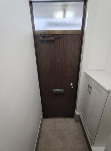 新灘北ハイツの玄関