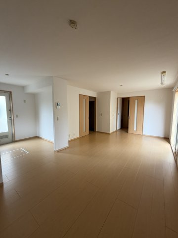 多井畑南町戸建賃貸の居間・リビング