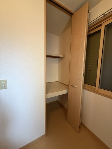 多井畑南町戸建賃貸の収納
