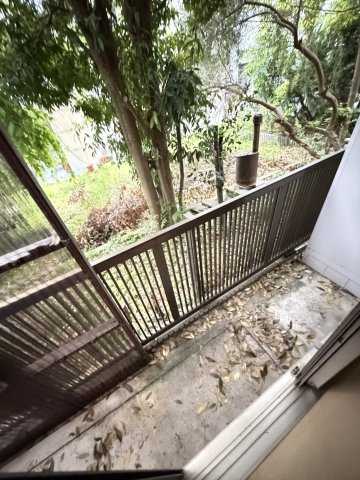 サンハウスB棟のバルコニー