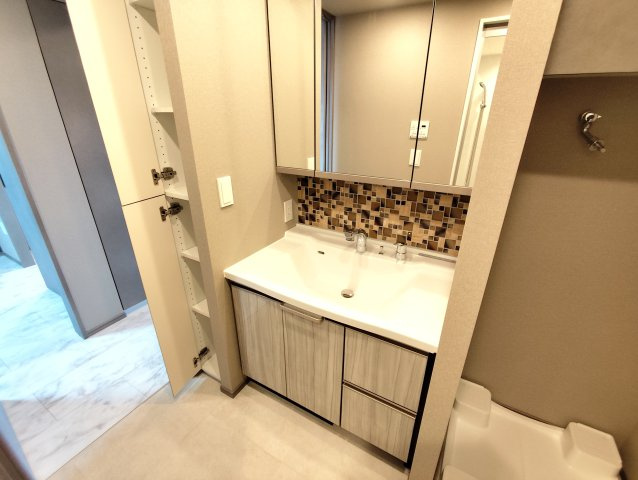 LUXENA船堀の独立洗面台