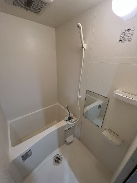 インベスト塚口S-FRONTの浴室