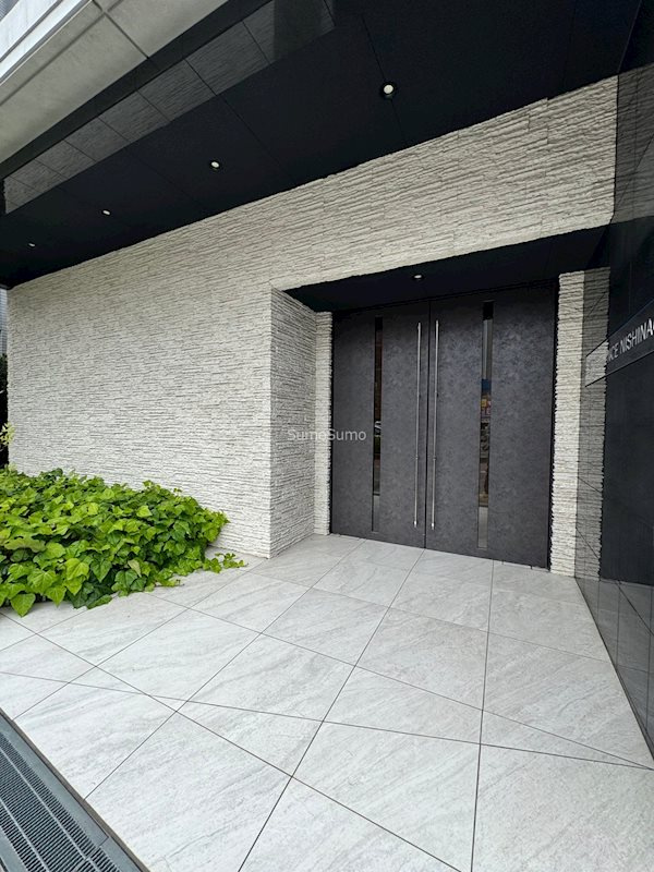 S-RESIDENCE西長堀のエントランス