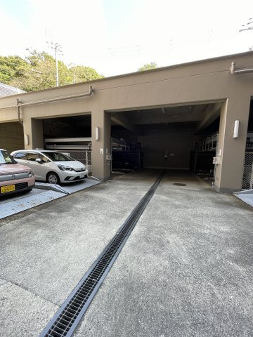ライオンズマンション須磨妙法寺の駐車場