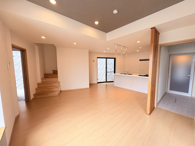 【RC新築】南城市玉城前川新築戸建ての居間・リビング