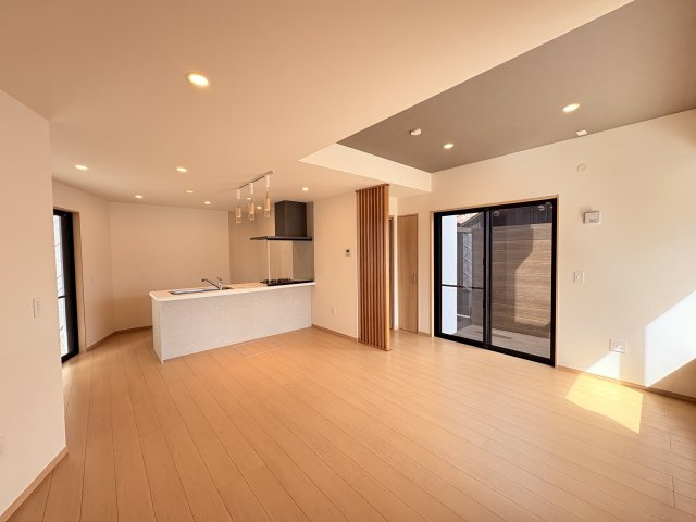 【RC新築】南城市玉城前川新築戸建ての居間・リビング
