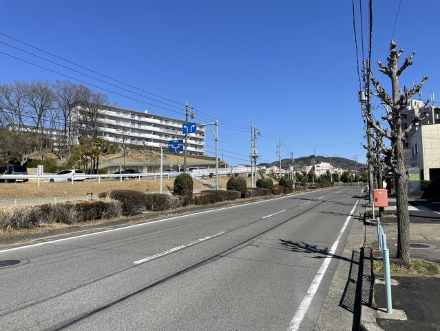 【前面道路含む現地写真】の画像