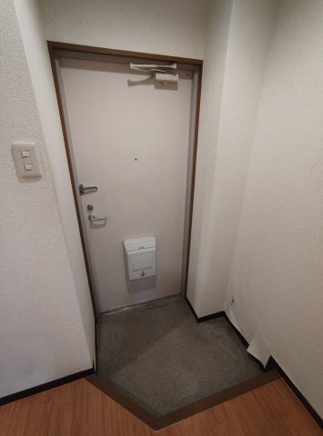 ヴィバーチェ六甲の玄関