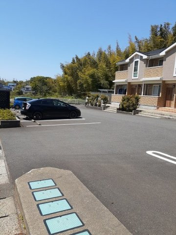 エーデルバオの駐車場