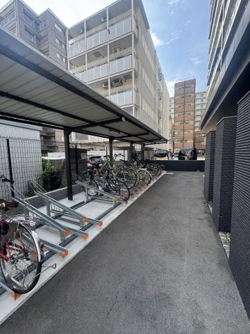 プレサンス神戸水木通ルミエスの駐車場