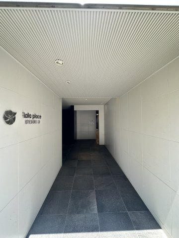 ララプレイス大手通LDのエントランス