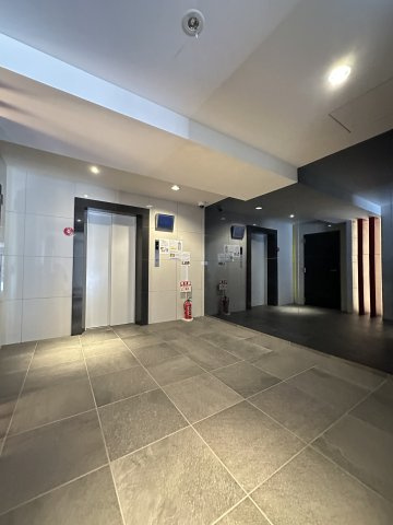 ララプレイス大手通LDのロビー