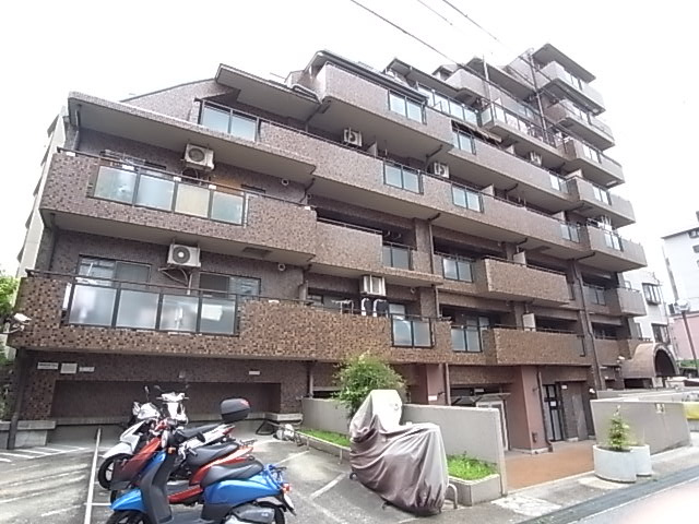 ビバリーハウス本山の外観