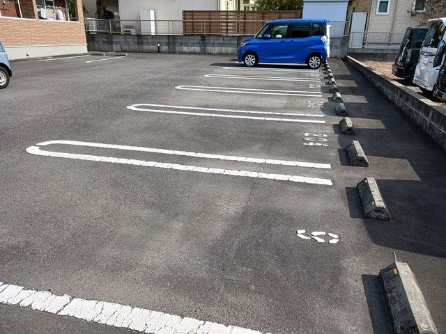 【駐車場】