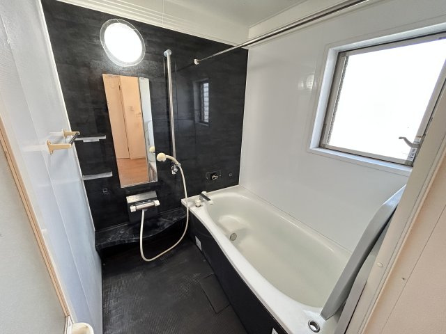 小松島市横須町18-29の浴室