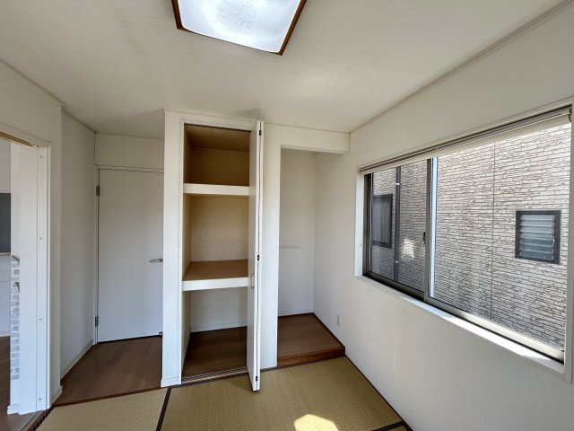 小松島市横須町18-29の和室