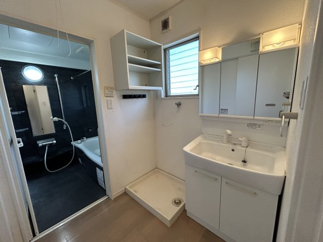 小松島市横須町18-29の洗面所