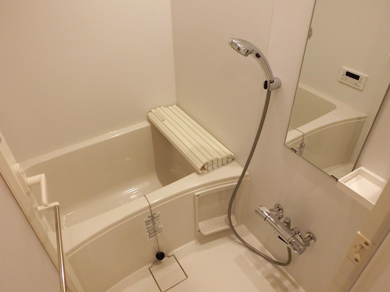 新品家具付きマンション東田町2(KaGood神奈川)の浴室