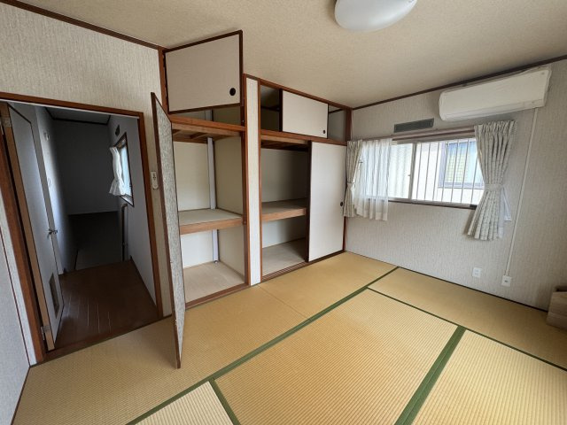 阪南市下出中古戸建の和室|ハウスメーカー施工で安心感のある住まい。無理のない価格帯で、マイホームを検討されている方にぴったりです