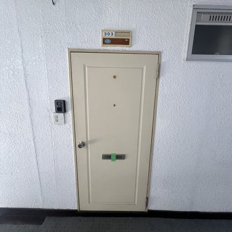 ハイツジャイケの玄関
