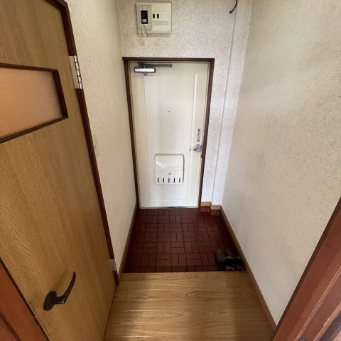 ハイツジャイケの玄関