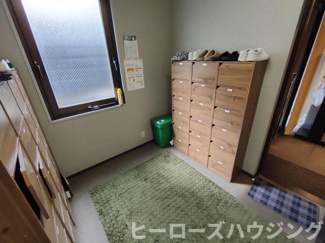 【玄関】 | モテナプリーズ（シェアハウス） | 下足スペース