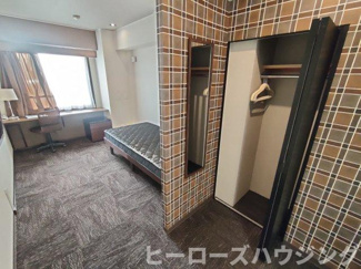 【バルコニー】 | モテナプリーズ（シェアハウス） | テレビ、ベッド、冷蔵庫、エアコンは備え付け