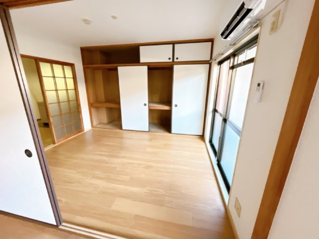 ハイツ江端の洋室|別部屋反転間取りのお写真となります。