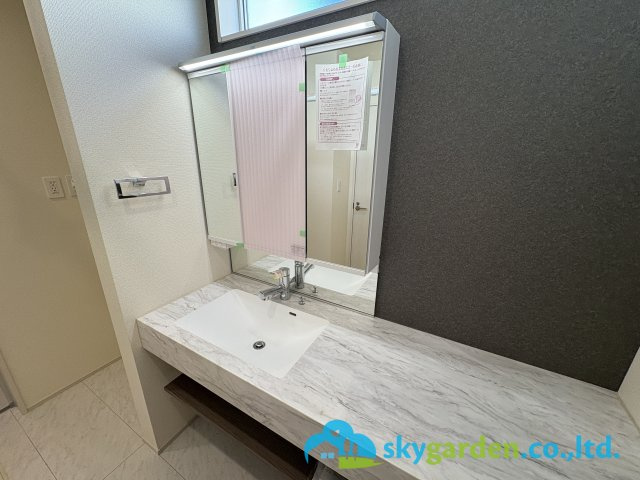 茅ヶ崎市堤２期　新築戸建　全１棟の独立洗面台|独立洗面台、朝の身支度には欠かせません