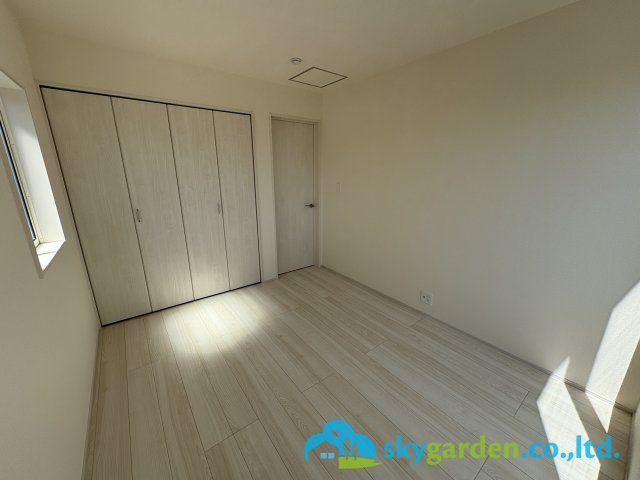 茅ヶ崎市堤２期　新築戸建　全１棟の洋室|個人の部屋や寝室として使える洋室です