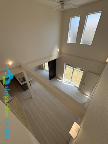 茅ヶ崎市堤２期　新築戸建　全１棟の内装|吹抜の様子