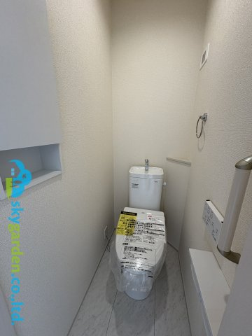 茅ヶ崎市堤２期　新築戸建　全１棟のトイレ|2階のトイレ