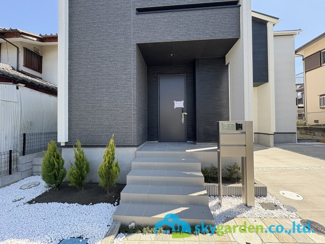 茅ヶ崎市堤２期　新築戸建　全１棟の外観|玄関ポーチの様子