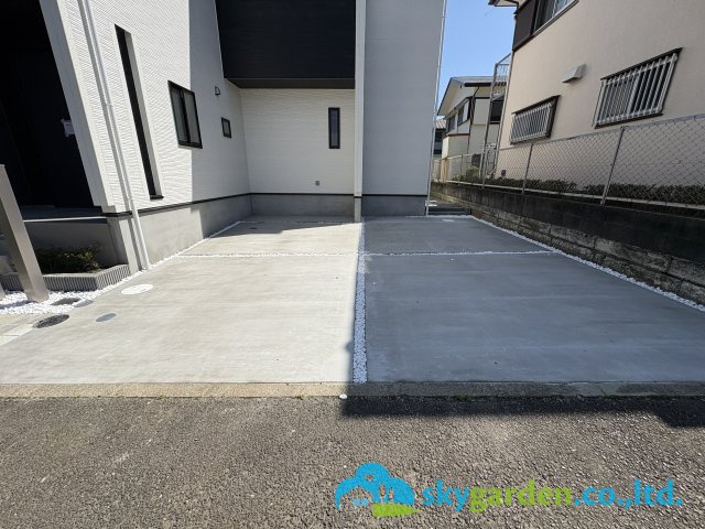 茅ヶ崎市堤２期　新築戸建　全１棟の駐車場|車種により並列２台駐車可