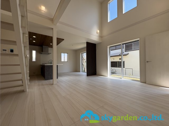 茅ヶ崎市堤２期　新築戸建　全１棟の居間・リビング|ゆったりとした居間です