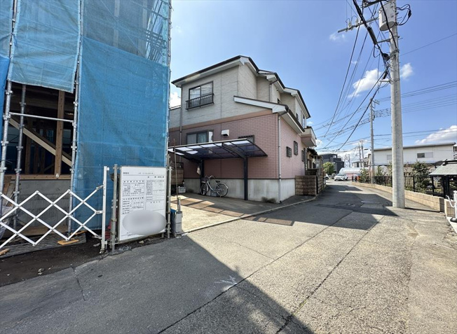 【前面道路含む現地写真】 | 志木市柏町1丁目　新築一戸建住宅　全1棟　(志木本店) | 前面道路の様子　
世代を問わず永く便利に暮らせる住環境です。