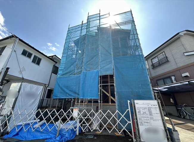 【外観】 | 志木市柏町1丁目　新築一戸建住宅　全1棟　(志木本店) | 販売現地／2026年3月27日撮影　
主寝室にはWICが設けられているので衣類以外にも季節物やスーツケースなどもまとめて収納できます。