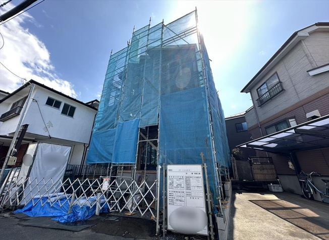 【外観】 | 志木市柏町1丁目　新築一戸建住宅　全1棟　(志木本店) | 販売現地／2026年3月27日撮影　
くつろぐ場所と食事をする場所が自然と分かれるのでメリハリのあるLDK。