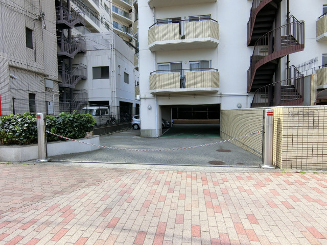 ル・パレ須磨の駐車場