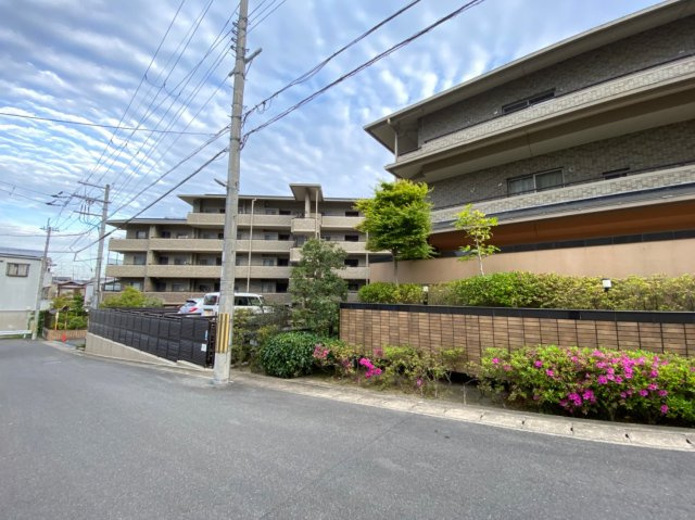 グラン・コート嵐山の外観