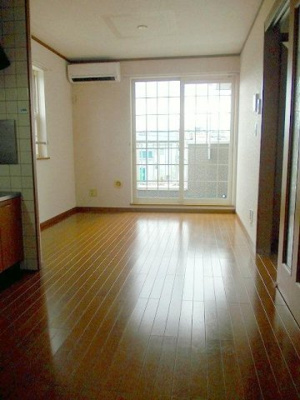 【居間・リビング】 | ラ・プラージュ　ピュア | 使いやすい居間です