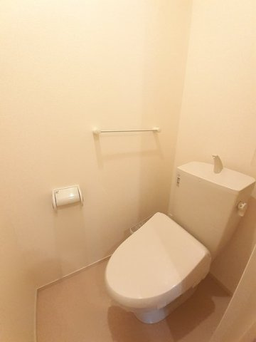 ルーベル鴨島Ｂのトイレ|コンパクトで使いやすいトイレです