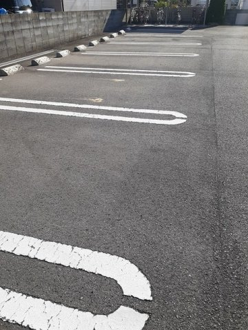 アルカーサⅡの駐車場|駐車場完備です