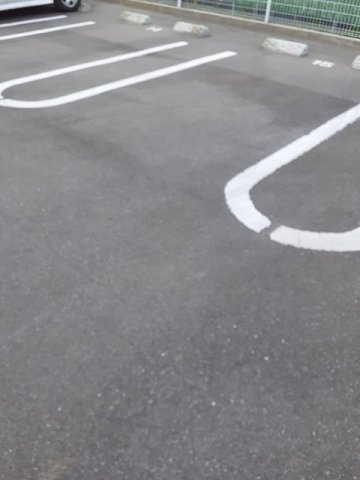 サザンコート　Ｂの駐車場|駐車場に車を止められます