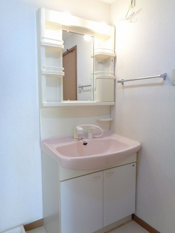 ベイスタ－Ｃの洗面所|ゆったりとスペースのある洗面所