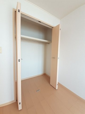 ルイ・メゾンＫ　Ⅰの収納|こまごまとしたものを収納できそうですね
