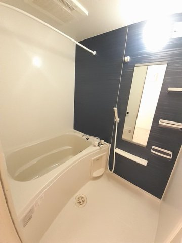 カーサ・セレーノＡの浴室|きれいなお風呂です